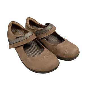 Born‎ Concept BOC Mary Jane Shoes Womens 9.5 Taupe Brown Suede Nubuck Leather